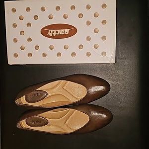 Earth Woodbury wedge 1¾" pump.